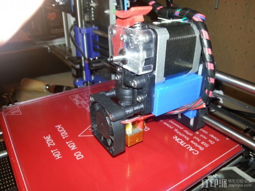 Prusa i3打印机的挤出机支架 3D打印模型渲染图