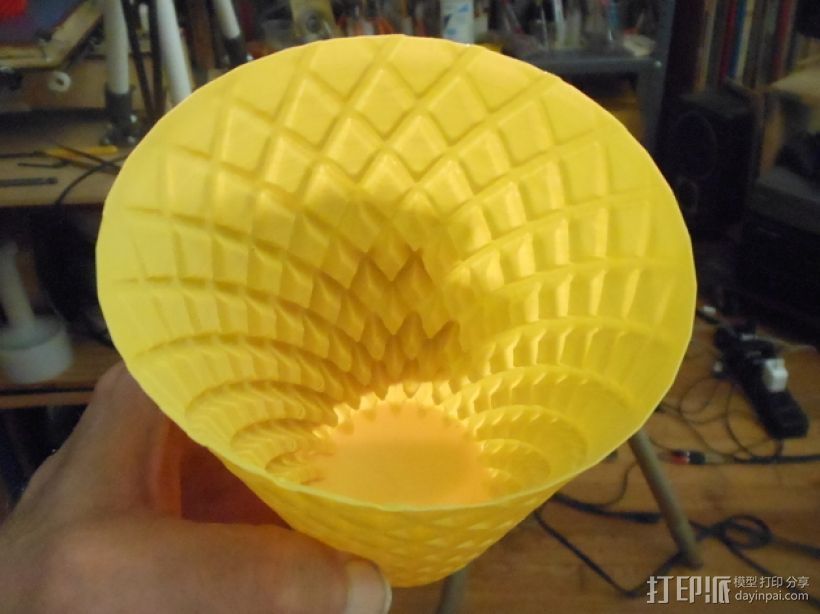 带有织纹感的花瓶/灯罩 3D打印模型渲染图