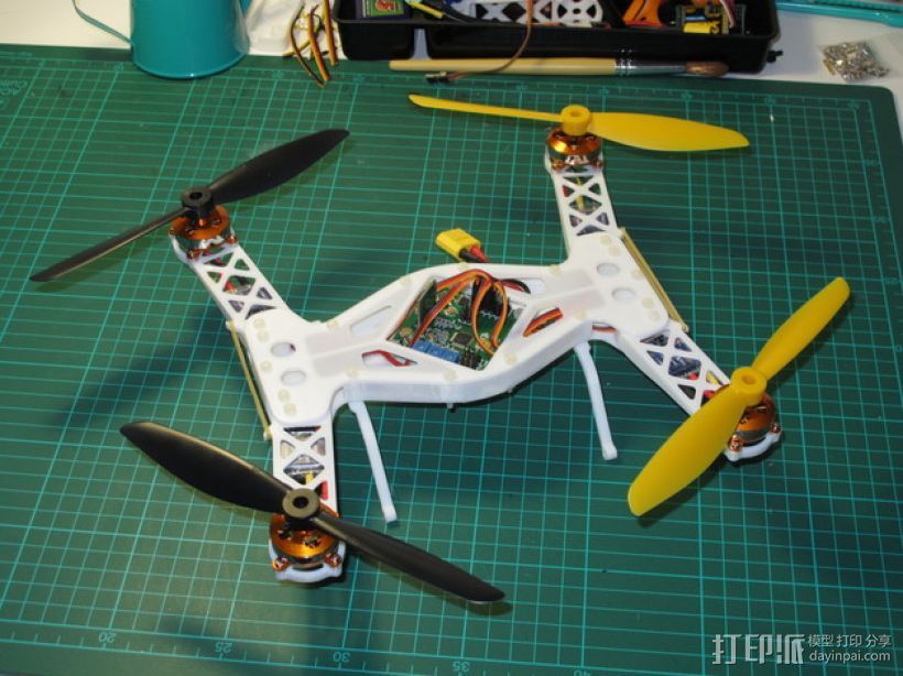 四轴飞行器 飞行控制器 3D打印模型渲染图