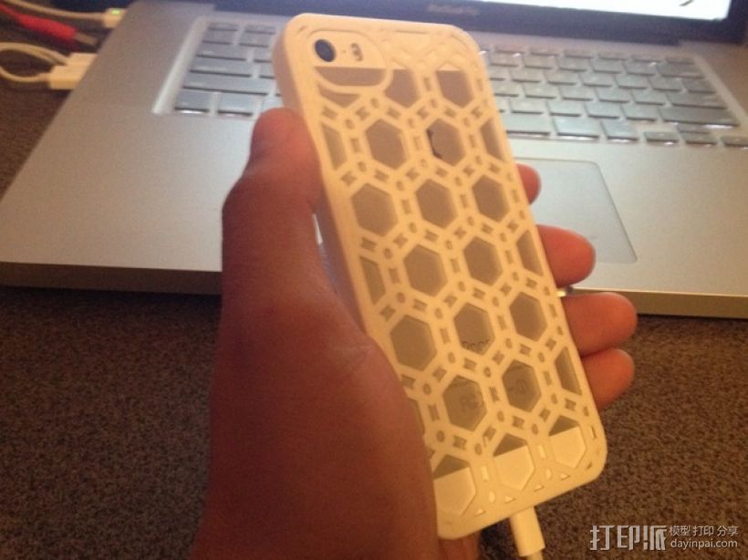 蜂巢图案 iPhone 5S手机壳 3D打印模型渲染图
