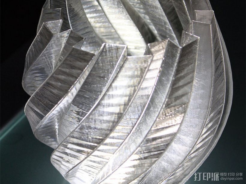 扭曲的齿轮花瓶 3D打印模型渲染图