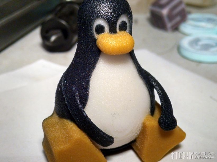 带颜色的企鹅 3D打印模型渲染图