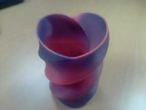 螺旋心形花瓶