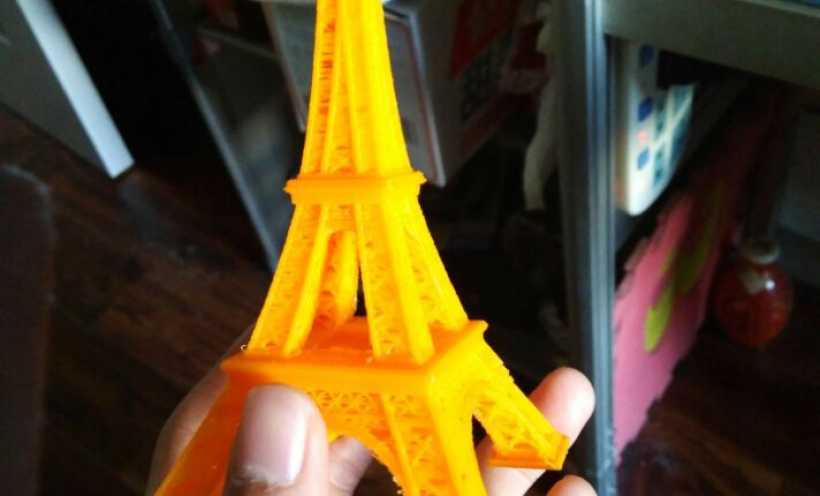 埃菲尔铁塔 3D打印实物照片