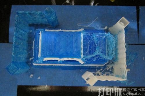 雙噴頭3D打印機打印模型后期拆除支撐材料的方法