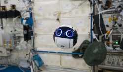 日本研发出自动摄影3D打印机器人Int-Ball 在国际空间站自主飞行捕获图像