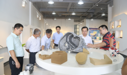 青岛市市委常委、市政府党组成员王家新一行考察调研中国3D打印创新中心总部
