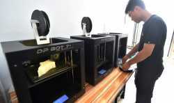 3D打印技术引入辛集中小学 让师生体验世界前沿科技