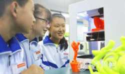 万盛科技馆青少年3D打印创新教育课程正式开课