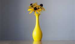 美国创客用气球和3D打印支架制作出一款别致的花瓶