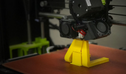 LulzBot帮助OtterBox扩大其与开源，3D打印配件安装的uniVERSE