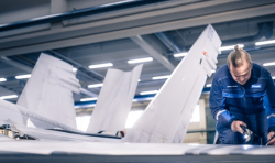 芬兰首款3D打印的飞机发动机部件在首次飞行中迎来天空