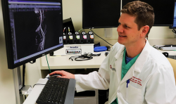 医生和工程师使用3D打印和建模来确定主动脉瓣置换术中最佳的手术方法