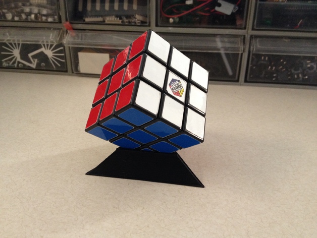 Rubik魔方三角座架