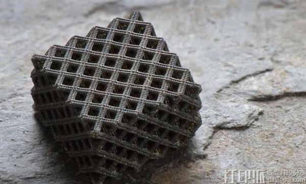 新突破！科学家用3D打印打造超强纳米结构.jpg