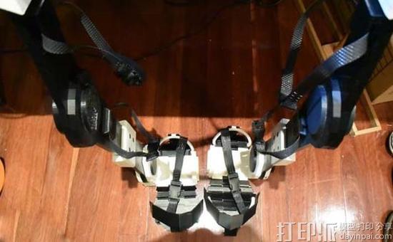 澳洲设计师用3D打印打造全套外骨骼：手足俱全.jpg