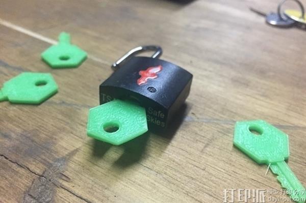 大漏洞 黑客3D打印美国运输安全局TSA万能钥匙.jpg