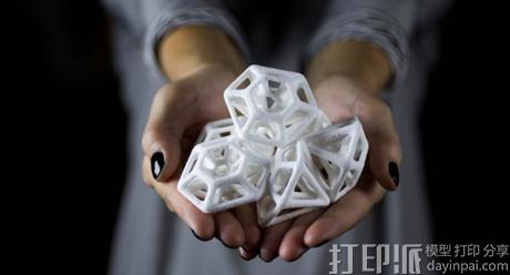白砂糖也能当3D打印材料 这么高格调的作品快来见识一下.jpg