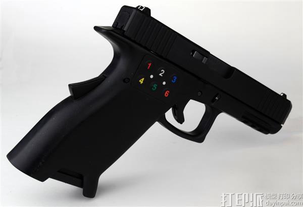 美国一团队开发出带密码锁的3D打印智能手枪.jpg