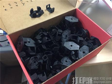 olympic-scale-3d-printed-trackpacer-helps-runners-visualize-progress-track-2.jpg