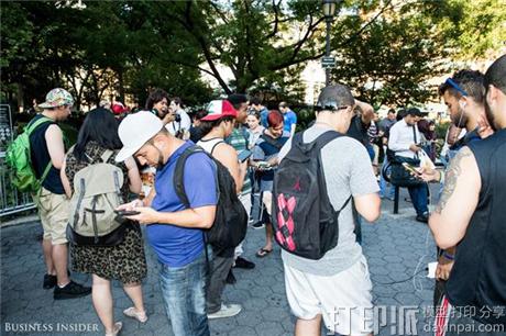 cool-solar-powered-portable-3d-printed-pokemon-center-can-charge-up-to-twelve-phones-at-once-8.jpg