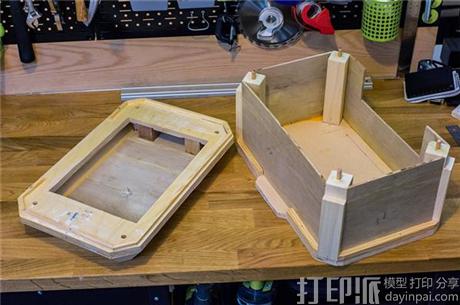 cool-solar-powered-portable-3d-printed-pokemon-center-can-charge-up-to-twelve-phones-at-once-2.jpg