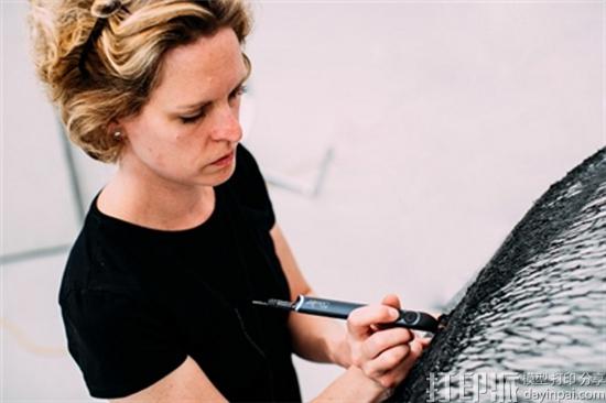nissan-reveals-worlds-biggest-3d-printing-pen-sculpture-its-a-full-size-suv-8.jpg