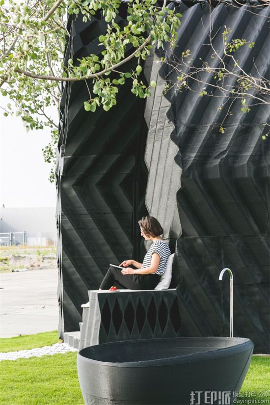 dus-architects-3d-prints-an-8-sqm-urban-cabin-and-accompanying-bathtub-in-amsterdam-8.jpg