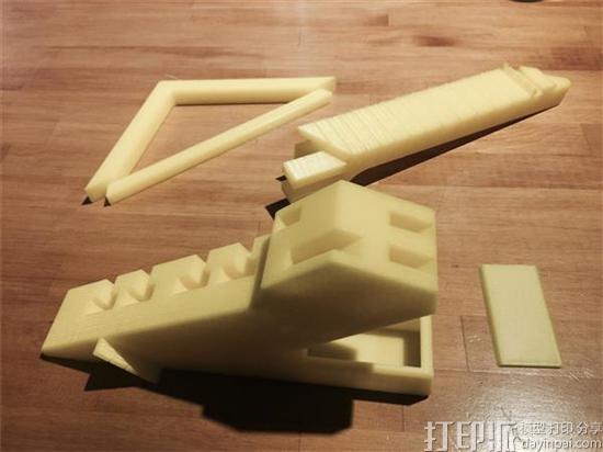 have-strum-on-lightning-uke-first-open-source-3d-printed-electric-ukulele-4.jpg