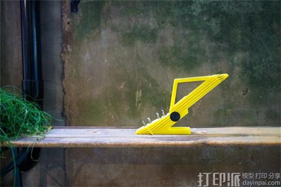 have-strum-on-lightning-uke-first-open-source-3d-printed-electric-ukulele-9.jpg