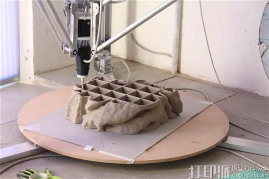 WASP将推出更先进的3MT陶瓷3D打印机 能打印1米高雕塑.jpg