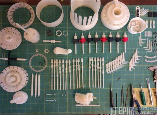 this-maker-recreated-amazing-functional-1940s-curta-calculator-3d-printer-2.jpg
