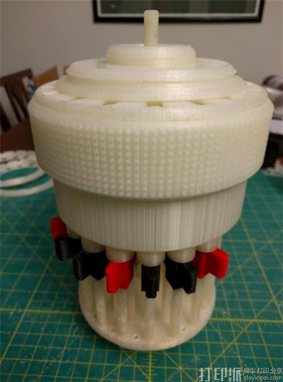 this-maker-recreated-amazing-functional-1940s-curta-calculator-3d-printer-3.jpg