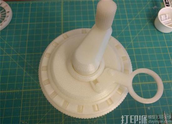 this-maker-recreated-amazing-functional-1940s-curta-calculator-3d-printer-7.jpg