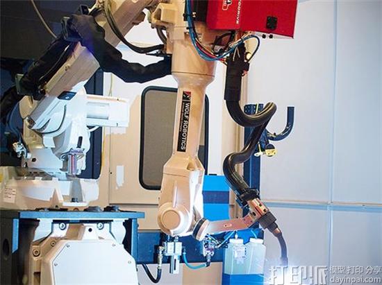 Wolf Robotics推出了用于替代铸造和锻造的多进给多材料3D打印机.jpg
