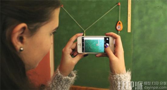 phonelabs-is-hoping-to-turn-your-smartphone-into-a-mini-science-lab-with-3d-printed-stem-kits-9.jpg