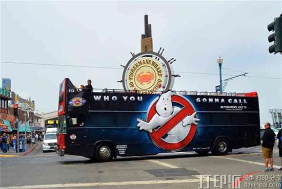 Massivit-lends-huge-hand-ghostbusters-movie-face-2.jpg