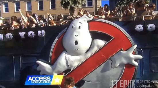 Massivit-lends-huge-hand-ghostbusters-movie-face-3.jpg