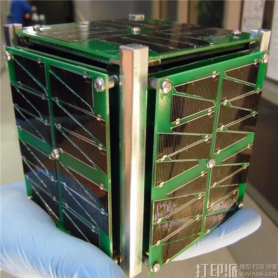 美国学生制造出装有3D打印机的低成本立方体卫星.jpg