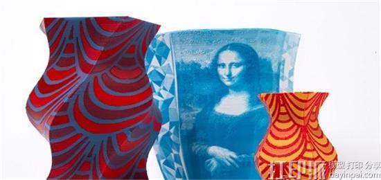 波兰ZMorph公司将2D蒙娜丽莎画像3D打印在花瓶上.jpg