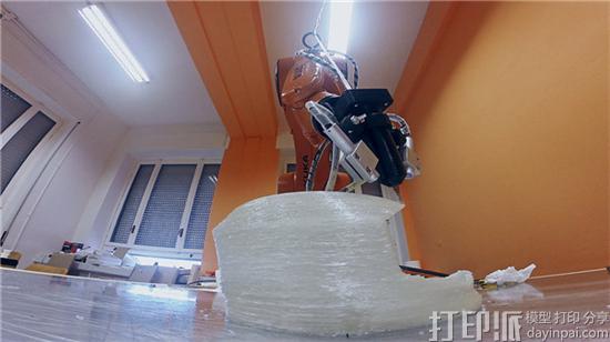 labs-atropos-robotic-arm-offers-silkworm-style-3d-printing-that-could-change-the-industry-7.jpg