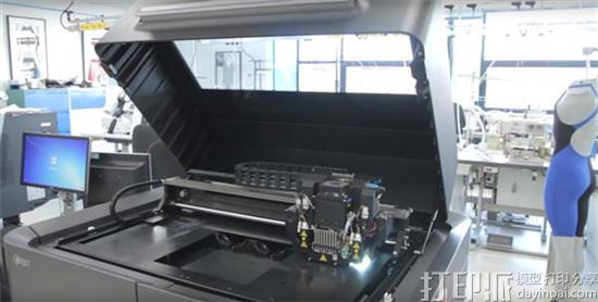 游泳产品巨头Speedo速比涛借助Stratasys 3D打印减少设计迭代时间.jpg