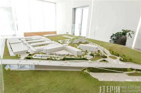 比利时3D打印公司Cr3do为校园3D打印大型比例模型.jpg