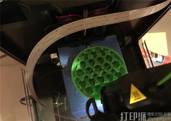 1474874555341972.jpg maker-on-quest-create-ultimate-3d-printed-bouncy-ball-5.jpg