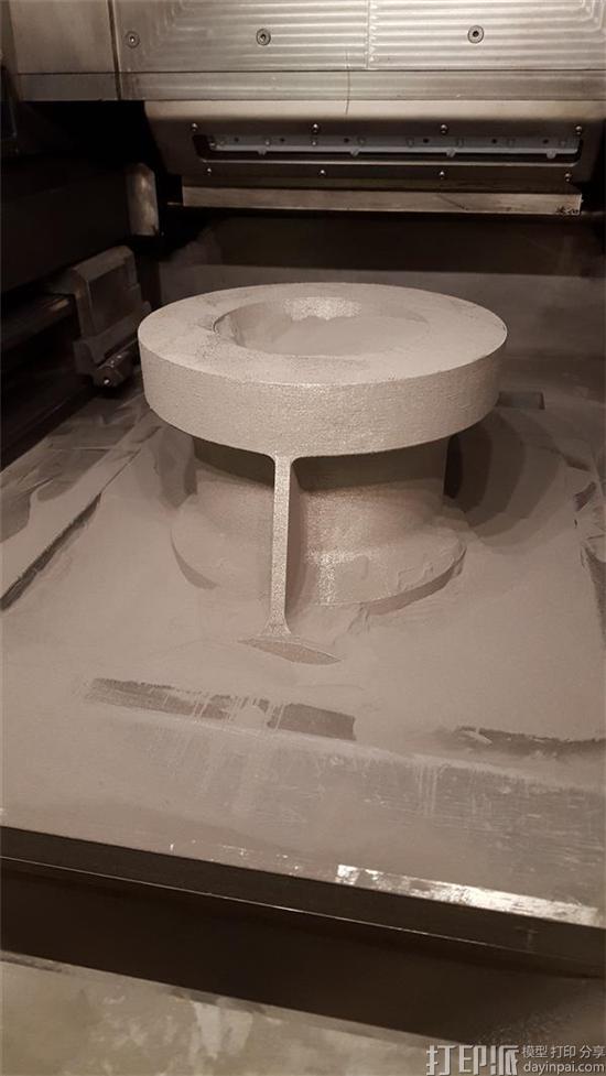 SLM Solutions 3D打印出31厘米高金属部件 是最大的3D打印金属对象之一.jpg