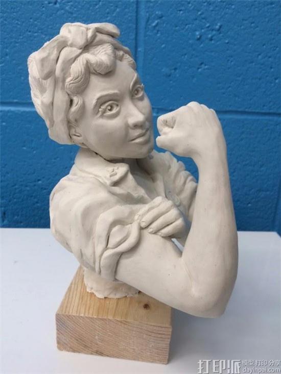 We the Builders公司3D打印出33英寸的铆钉工Rosie雕塑.jpg We the Builders公司3D打印出33英寸的铆钉工Rosie雕塑.jpg