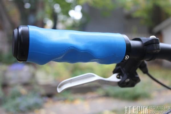 机械工程师3D打印出自行车握把 让骑行更舒适.jpg 机械工程师3D打印出自行车握把 让骑行更舒适.jpg