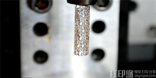 1476339826826787.jpg northwestern-researchers-pioneer-custom-3d-printed-biodegradable-vascular-stents-5.jpg