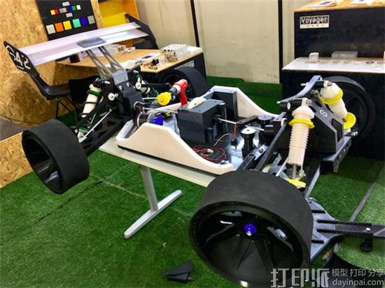 Sharebot在罗马创客嘉年华展示新款3D打印机和全3D打印RC赛车RCSIR-3D.jpg