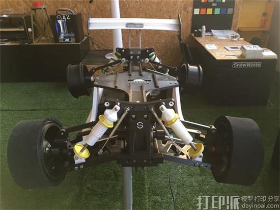 sharebot-unveil-3d-printed-rcsir-3d-racecar-prototype-maker-faire-rome-4.jpg